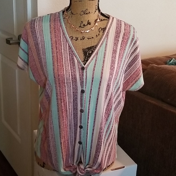 W5 Tops - Nice Stylish Blouse